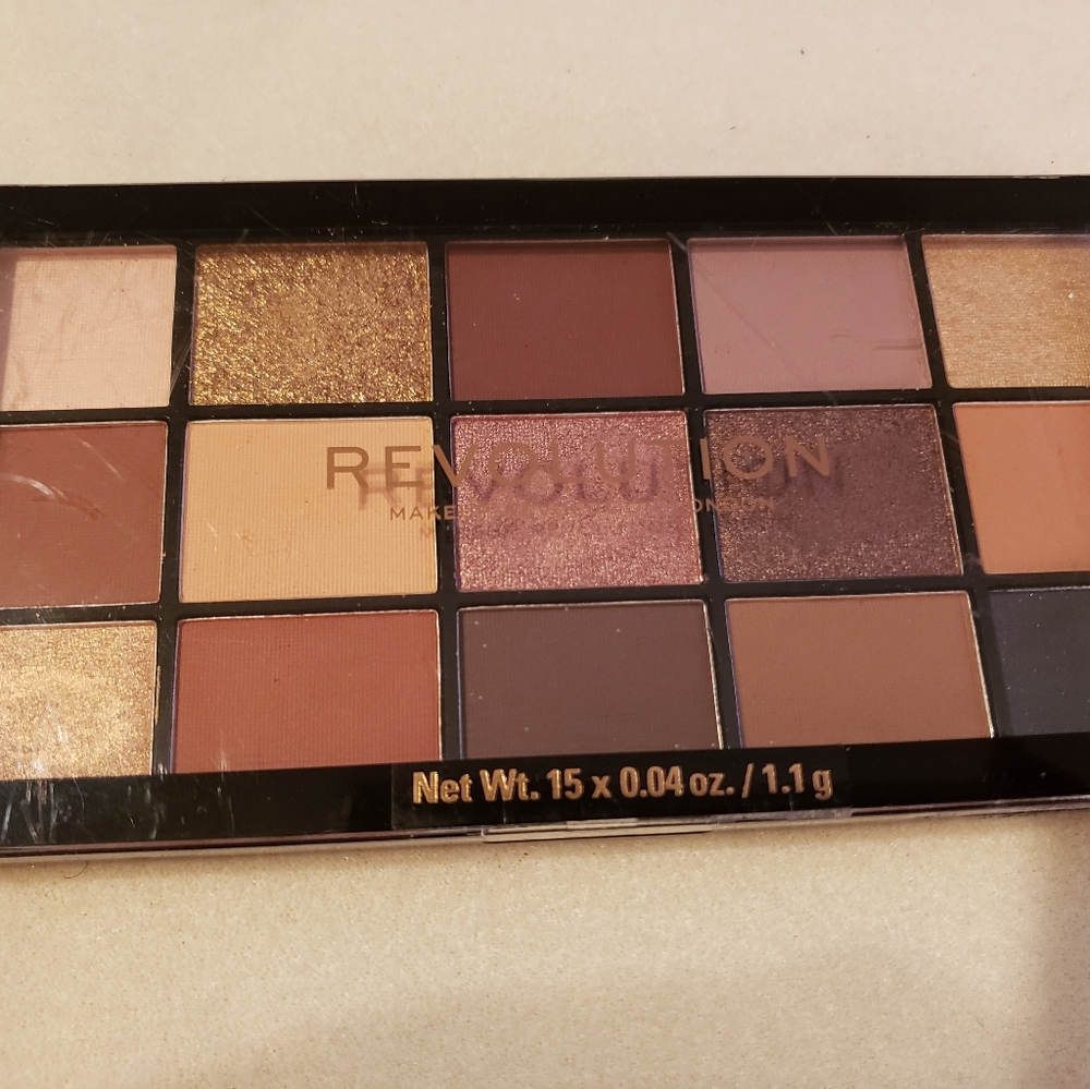 Makeup Revolution Eyeshadow Pallet